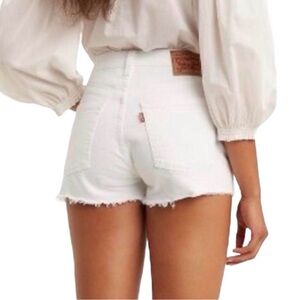 NWT Levi’s 501 White Denim Shorts 31